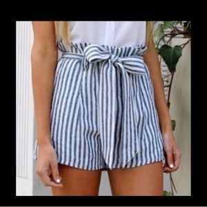 Olivaceous cute striped linen paper bag shorts